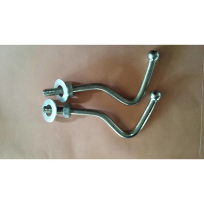 baut gantungan barang motor