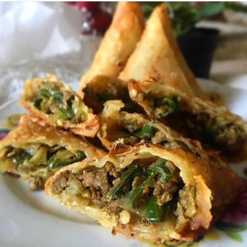 

sambosa daging isi 10