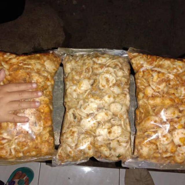 

Krupuk seblak bumbu kacang