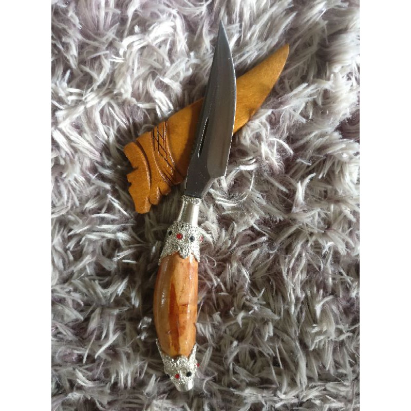 Pisau Belati Kecil dg Gagang Ukiran Perak