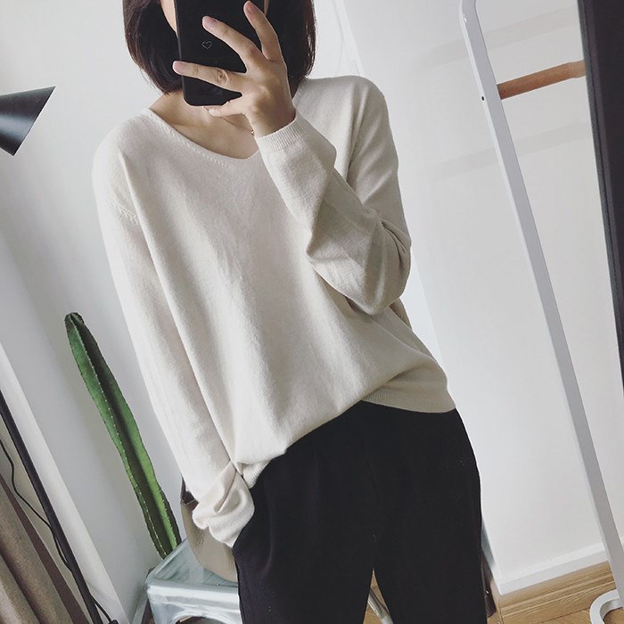 Wanita v-neck sweater mahasiswi versi Korea longgar bottoming kemeja warna solid lengan panjang pull