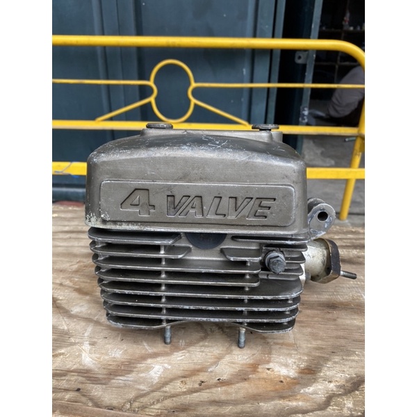 Head Hyosung / Monstrac 125 200 4 Valve