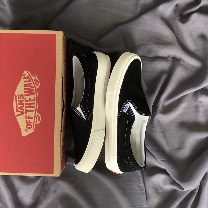 ( NEW BOX ) Vans Slip On Series 3 BNIB Black White OG