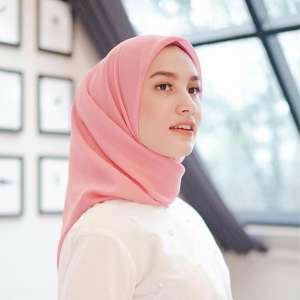 DAHJBSTORE - Hijab Segi Empat / Bella Square / Jilbab Segi Empat - Pink Salem