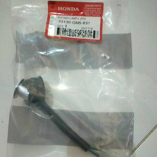 Pitingan Cop Lampu Dop Depan Soket Headlight Honda Grand Beat 33130 GN5 831