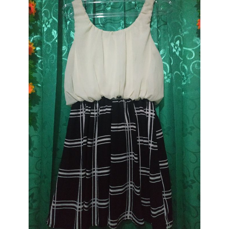 Mini dress putih hitam