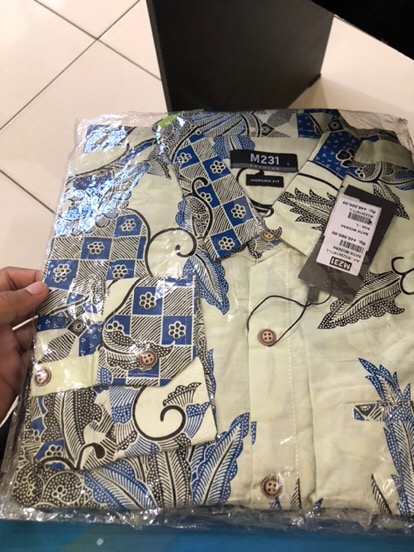 M231 Kemeja Pria Batik Panjang Cream 1671
