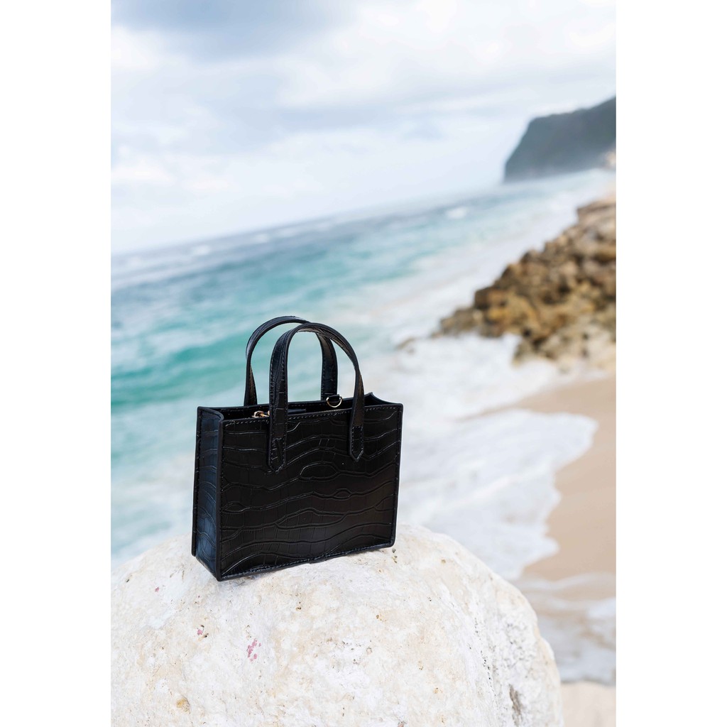 Fiona Slingbag LFL - HITAM