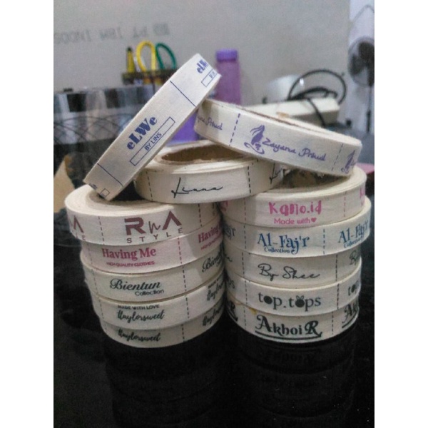 

Label Hijab 1,5 Cm 2 Warna/Label Bolak Balik/Label Hijab/Label Masker