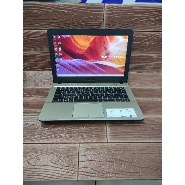 asus x441ba amd a4-9125 ram 4/1tb semua normal garansi