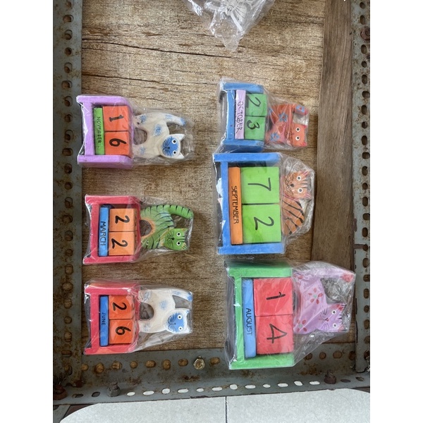 

Kalender Kayu Unik / Kalender / Kalender Meja