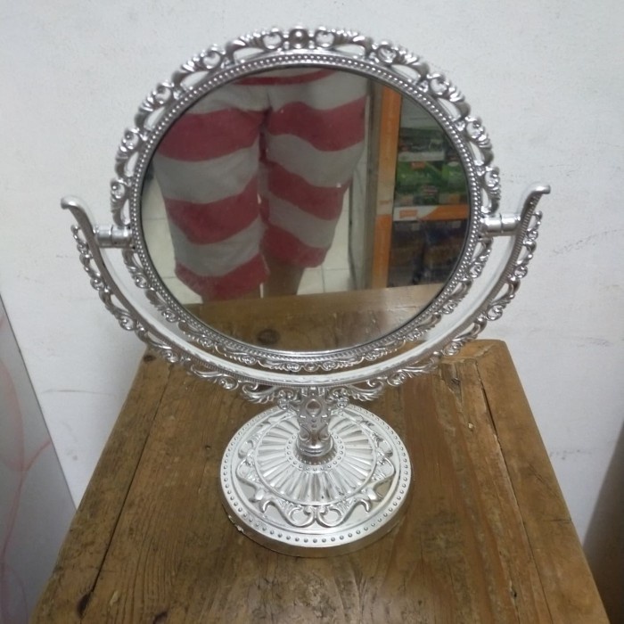 cermin bulat besar dua kali pembesaran