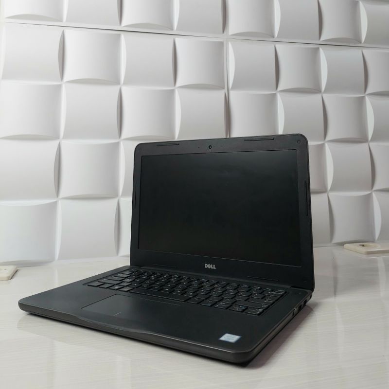 Laptop Dell Latitude 3380 core i3 6006URam 8GB Hdd 500GB