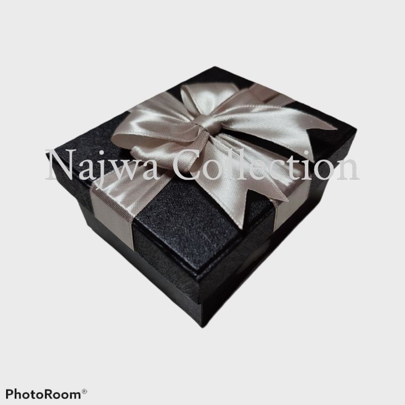 

Kotak Kado Hadiah Hardbox Bisa Custom Ukuran PxLxT v.4