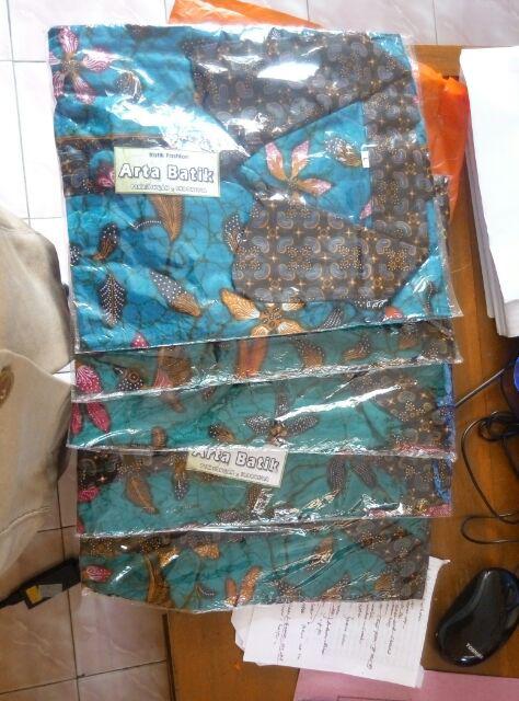 Couple Sakura L Arta Batik L Seragam Batik L Atasan Batik L Batik Pria L Batik Wanita L Batik