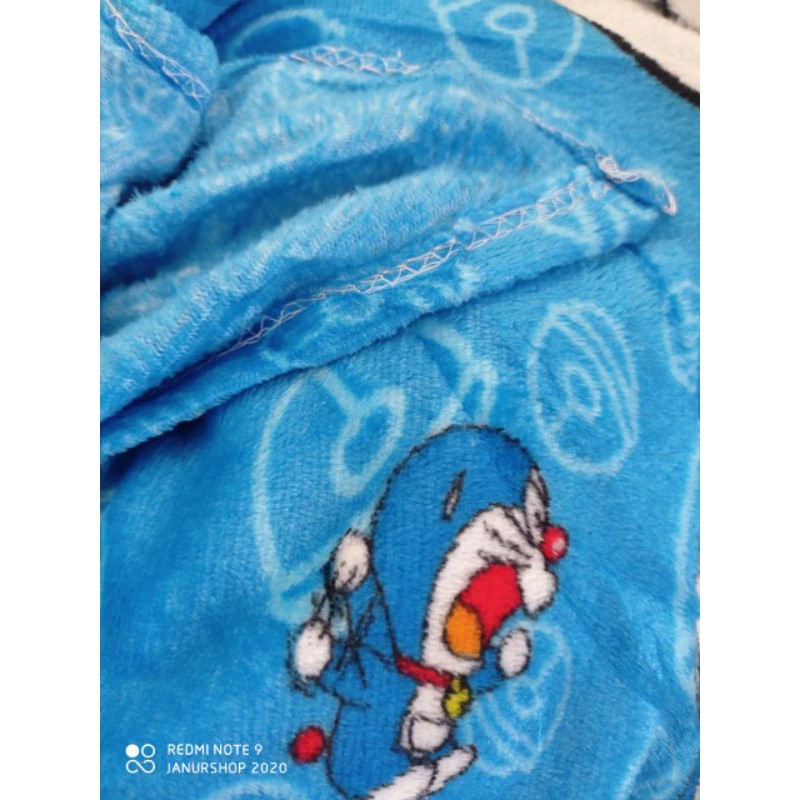 Selimut Bulu Motif Doraemon Anak Lebar Murah