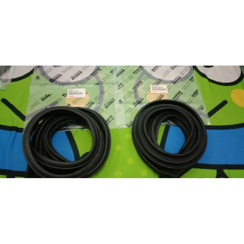karet pintu depan kiri/kanan Toyota hardtop 2F original japan