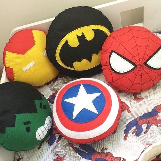 Bantal Karakter Superhero Bulat TERBARU/Boneka Spiderman Iron Man Hulk Captain America