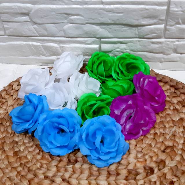 Bunga mawar Kuntum imitasi 1 250 1 300 per pcs Bunga mawar Kuntum imitasi 1 250 1 300 per pcs