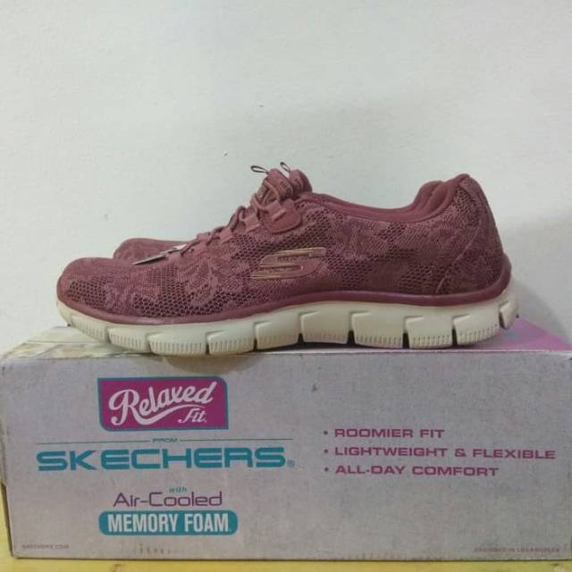 skechers empire night bloom relaxed fit