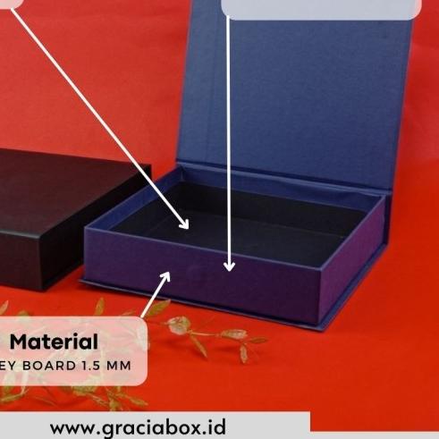 

☝ BOX HAMPER - HARDBOX - KOTAK KADO - ukuran 22 cm x 22 cm x 5 cm - Hitam ✳