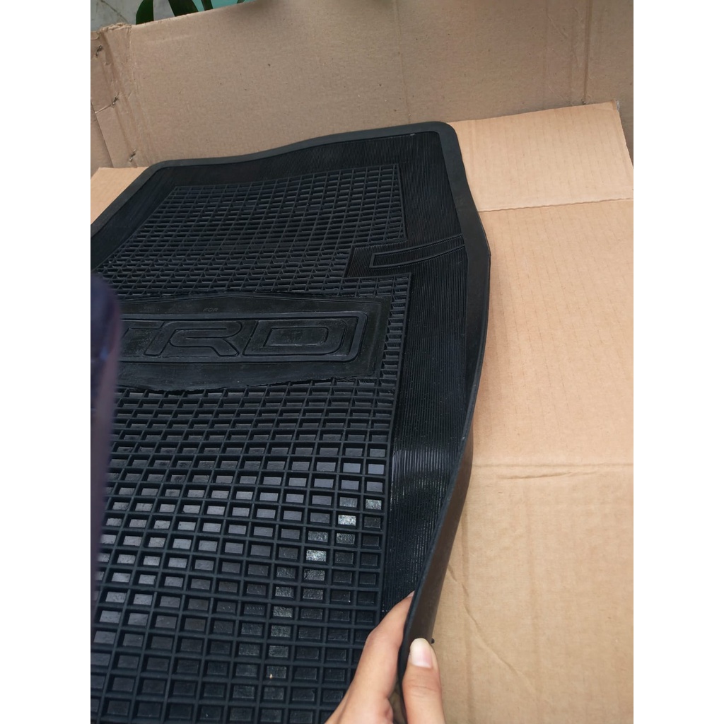 Karpet Mobil Universal TRD JUMBO Car Mat Karet Tebal Keset Lantai Anti Slip - Karpet TRD JUMBO Alas Kaki Karet Universal Hitam BIASA