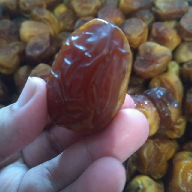 

Kurma Sukkari