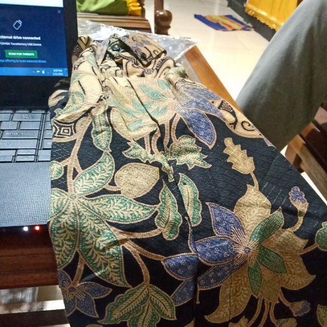 Pre Order Kirana Hitam / Biru, Katun Dobi Premium.