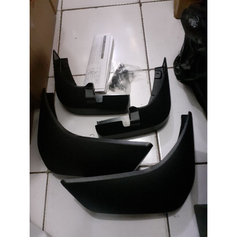 karpet lumpur suzuki splash ori