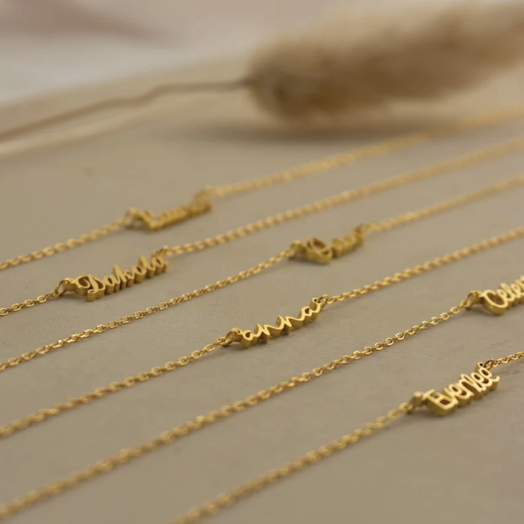 Kalung Nama Simple Terbaru Style Minimalis Pilihan Font Gold