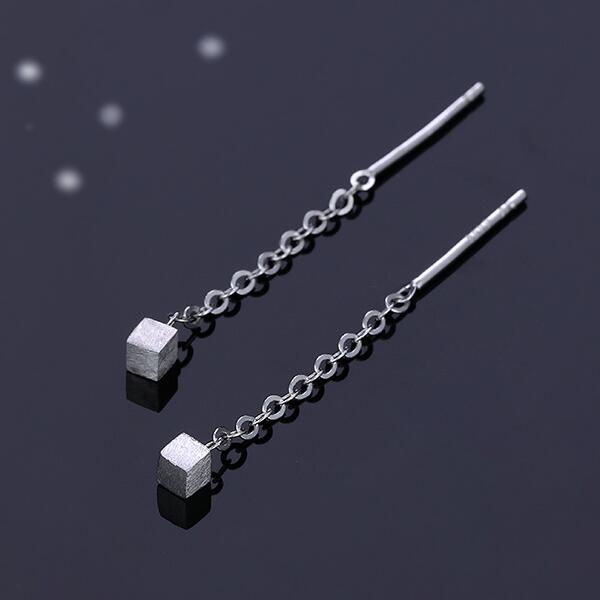 We Anting Gantung Panjang Tusuk Bentuk Persegi Motif Bunga Aksen Hollow Untuk Perhiasan Wanita-silver