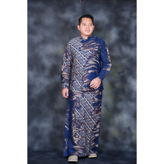 Batik solo modern Setelan  Sarung dan kemeja lapis furing motif wayang hitam set hem premium koko kekinian trendi baju lebaran terbaru-4