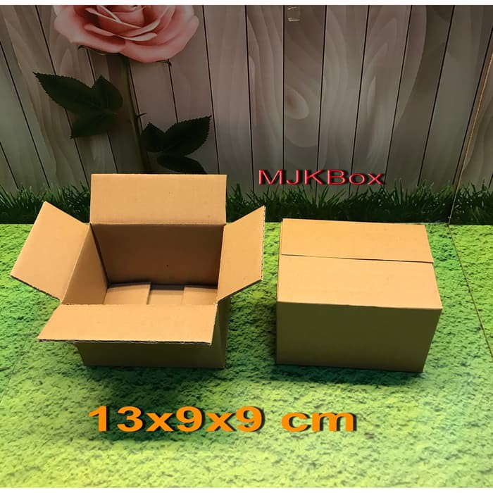 

SALE kardus karton box uk. 13x9x9 cm..ST...untuk packing minimal beli 20 pcs