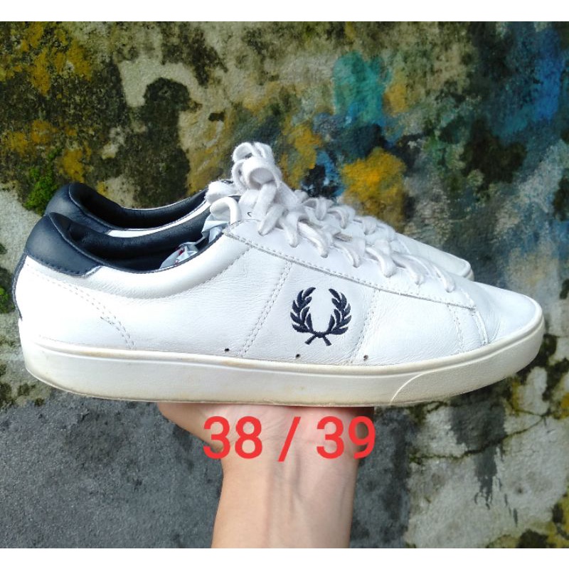 Sepatu Second Fred Perry