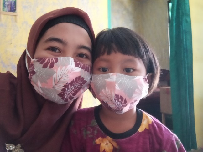 Masker Kain Katun Motif 2 Lapis Ada Tempat Tisu