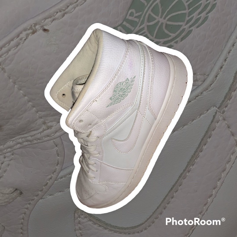 jordan one triple white