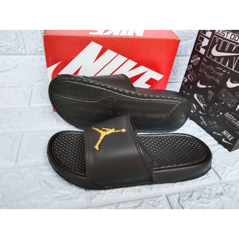 Sandal slop nike jordan wanita kekinian/sandal slop nike jordan pria terbaru NIKE JORDAN Gold premium-2