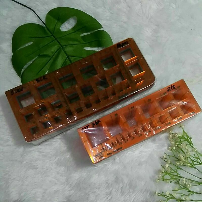 

Penggaris Gambar Bentuk Pola Persegi Berbagai Ukuran