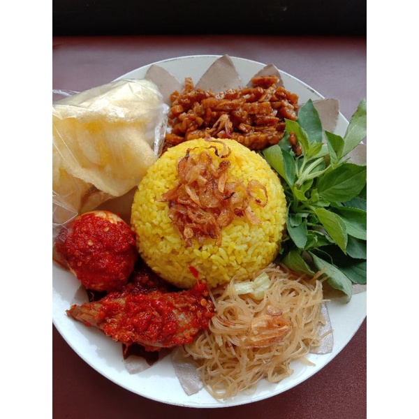 

Nasi Kuning + Kentang Balado + Telur/Tongkol