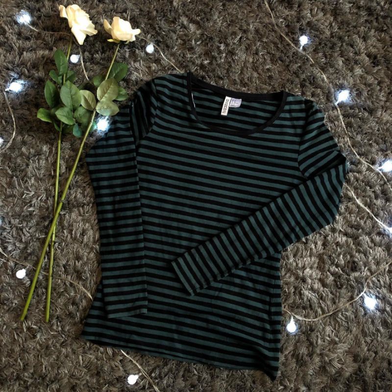 H&M basic Divided Preloved original