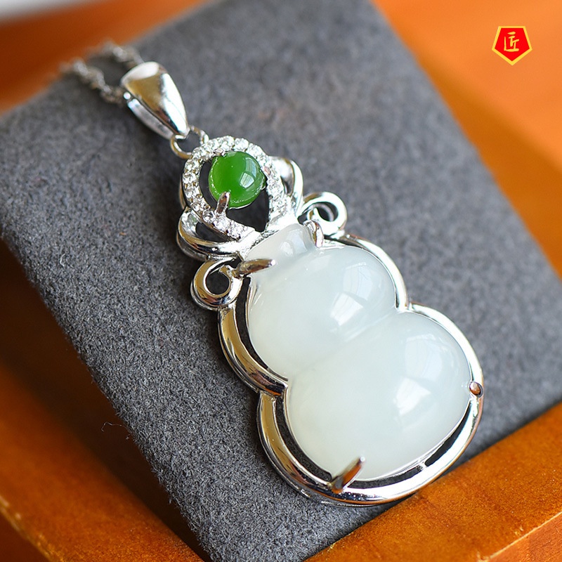 [Ready Stock]Hetian Jade Calabash Pendent Female Elegant Graceful Fashion