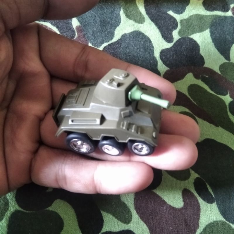 Mainan Jadul Tank Jerman Panzer Wagen 6x6 Armoured Vehicle Miniatur Tank Rakit Mainan Jadul Combat M
