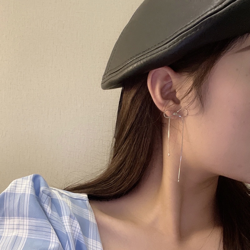 Anting Tusuk Model Pita Untuk Wanita