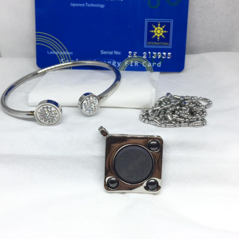 (TERLARIS)SATUSET KALUNG QUANTUM PENDANT KESEHATAN PERMATA BIRU+GELANG BIO MAGNETIC BISA COD✅