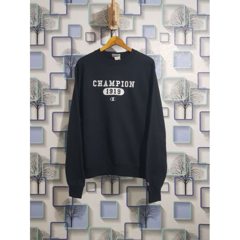 Crewneck Champion Size L Second Preloved