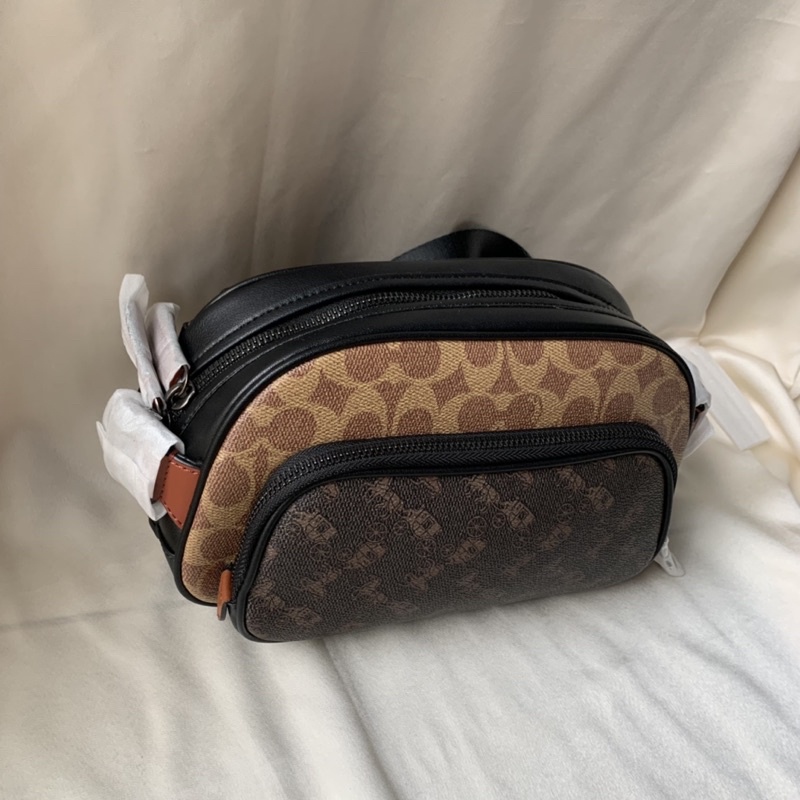 COACH HITCH BELT BAG IN SIGNATURE CANVAS WITH HORSE AND CARRIAGE PRINT