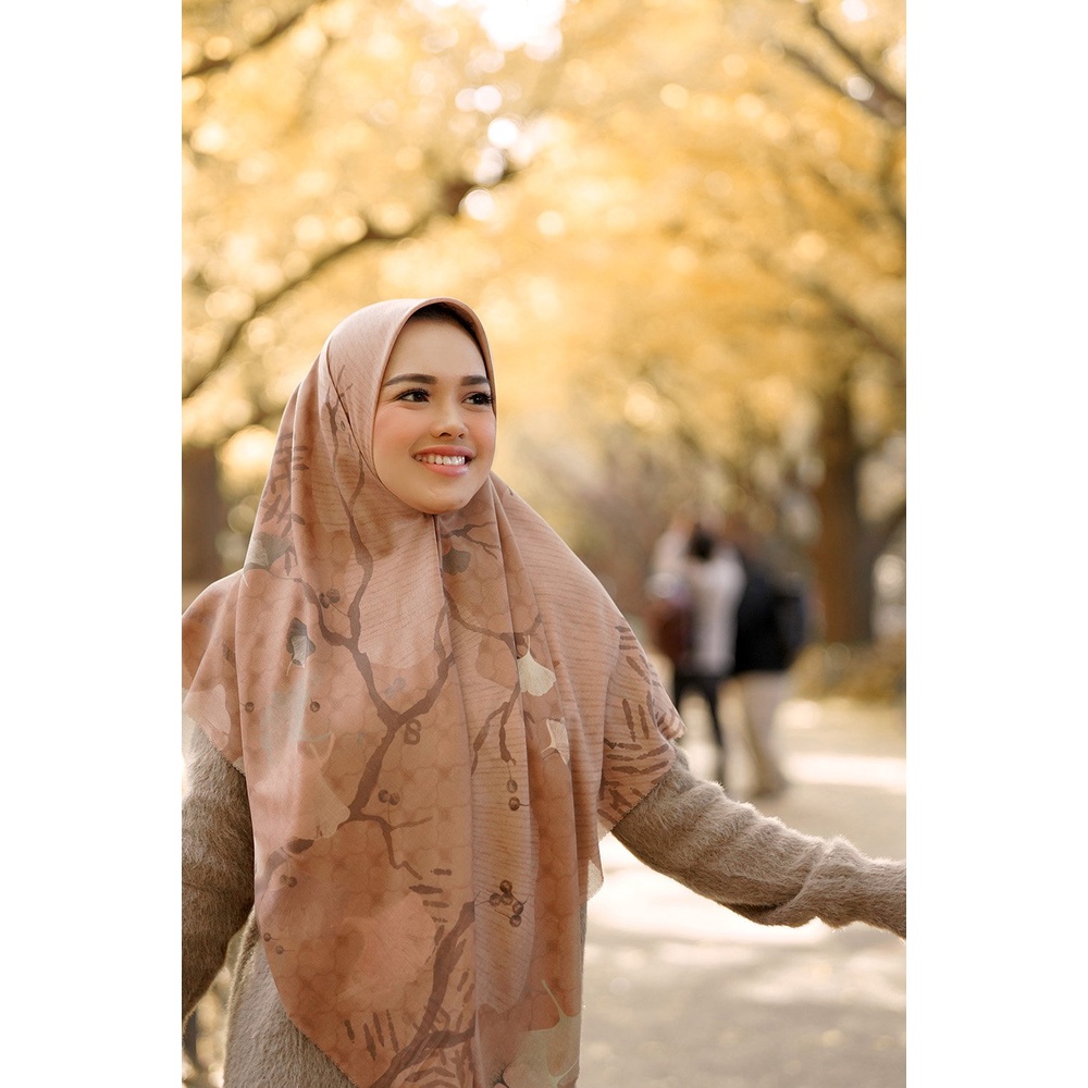 Ginkgo Square XL in Toffee Voal