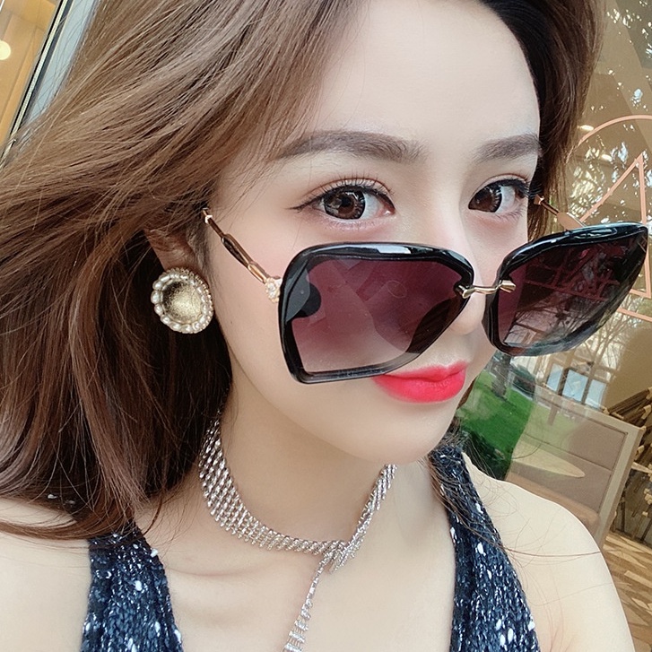 Butterfly Kacamata Hitam Desain Kupu-Kupu Model Simple