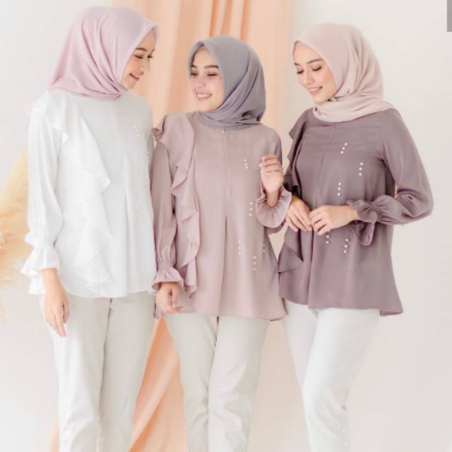TANIA BLOUSE BY NAVY & MAROON  WEARING KLAMBY