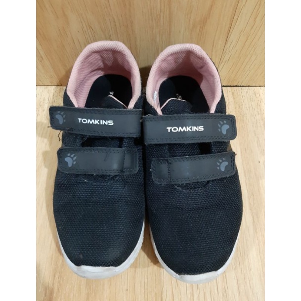 Preloved Sepatu Anak Perempuan Tomkins